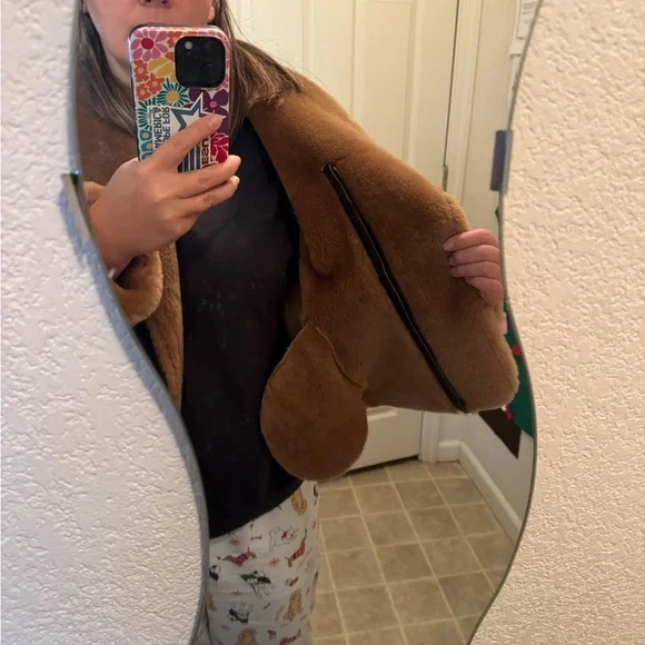 Elegant Black and Tan Shearling Leather Jacket - Picture 4 of 15